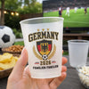 Personalisierte Partybecher - Geschenk für Familie & Fußballfans – Stolze Herzen, starke Nation