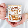 Personalisierte Tasse mit 3D-Reliefeffekt – Individuelles Jubiläums- oder Hochzeitsgeschenk für Ehemann und Ehefrau, für ihn und sie – „Wir passen perfekt zusammen wie Milch und Kaffee“