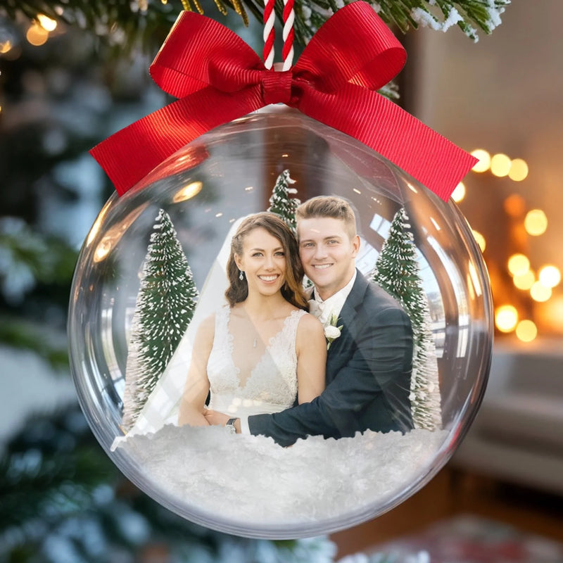 Personalisierte 3D-Acrylkugel mit Foto – Weihnachts- oder Hochzeitsgeschenk zum Jubiläum für Ehemann und Ehefrau, für ihn und sie – „Hochzeitsträume in einer Schneekugel“