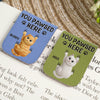 Personalisierbares Leder-Magnet-Lesezeichen – Geschenk für Bücherliebhaber, Leseratten sowie Katzenmamas und -papas – „Verloren in Kapiteln“