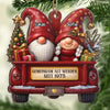 Personalisiertes Holzornament - Personalisiertes Jubiläumsgeschenk Zu Weihnachten Und Hochzeit Für Mann Und Frau, Sie Und Ihn - Love Gnomes No Bounds