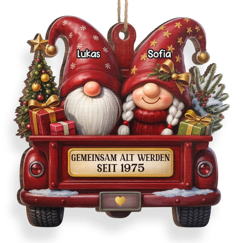 Personalisiertes Holzornament - Personalisiertes Jubiläumsgeschenk Zu Weihnachten Und Hochzeit Für Mann Und Frau, Sie Und Ihn - Love Gnomes No Bounds