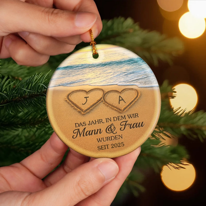 Personalisiertes Keramikornament - Personalisiertes Jubiläums-weihnachts-hochzeitsgeschenk Für Mann Und Frau, Sie Und Ihn - Unser Glücklichsein Bis Ans Ende, In Sand Gesetzt
