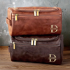 Individuell Gravierte Leder-kulturtasche – Personalisierte Geburtstagsgeschenke Für Papa, Bruder, Opa, Ehemann – Für Den Mann, Der Immer Unterwegs Ist