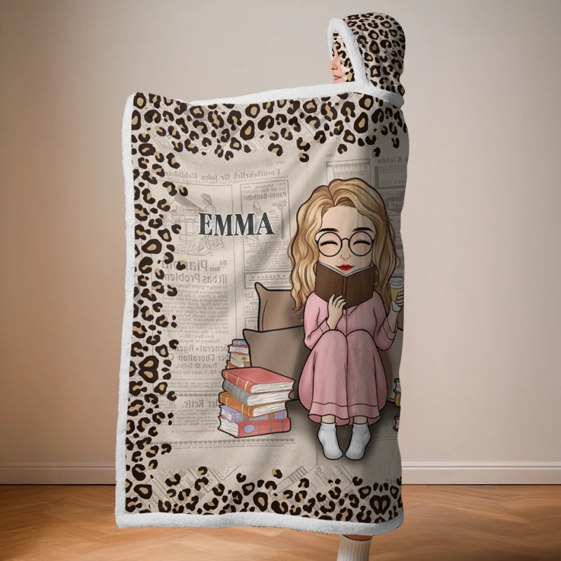 Personalisierte Affirmationsdecke, Hoodiedecke - Personalisierte Weihnachtsgeschenke Für Buchliebhaber, Bücherwürmer, Leser - Nur Noch Ein Kapitel