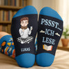 Personalisierte Crew-Socken – Personalisierte Buch-Geschenke für Bücherliebhaber, Leseratten und Vielleser – Leseratte in der Pause