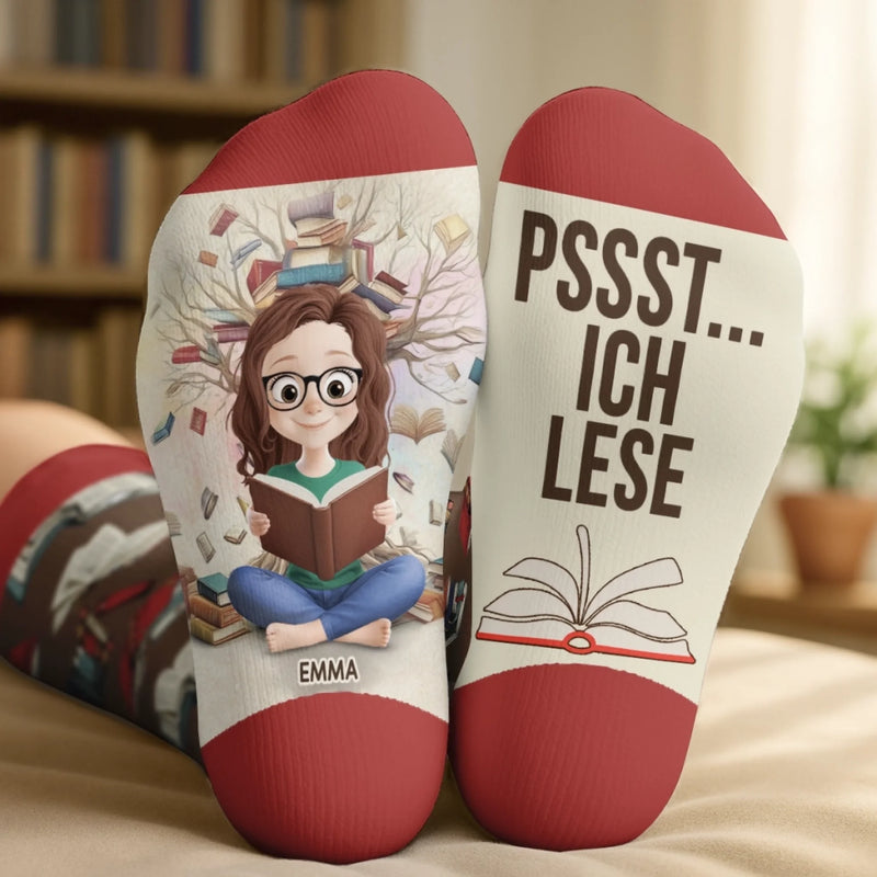Personalisierte Crew-Socken – Personalisierte Buch-Geschenke für Bücherliebhaber, Leseratten und Vielleser – Nur Noch Ein Kapitel