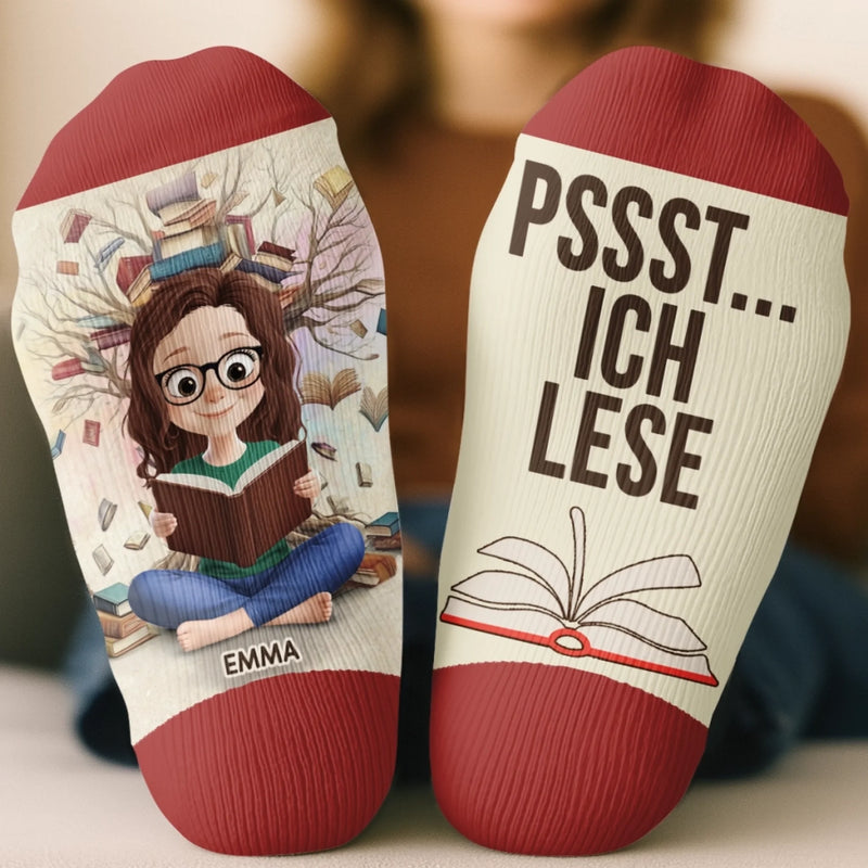 Personalisierte Crew-Socken – Personalisierte Buch-Geschenke für Bücherliebhaber, Leseratten und Vielleser – Nur Noch Ein Kapitel