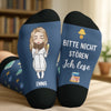 Personalisierte Crew-Socken – Personalisierte Buch-Geschenke für Bücherliebhaber, Leseratten und Vielleser - Bitte Nicht Stören Ich Lege