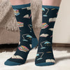 Personalisierte Crew-Socken – Personalisierte Buch-Geschenke für Bücherliebhaber, Leseratten und Vielleser - Nur Ein Mädchen, Das In Büchern Versinkt