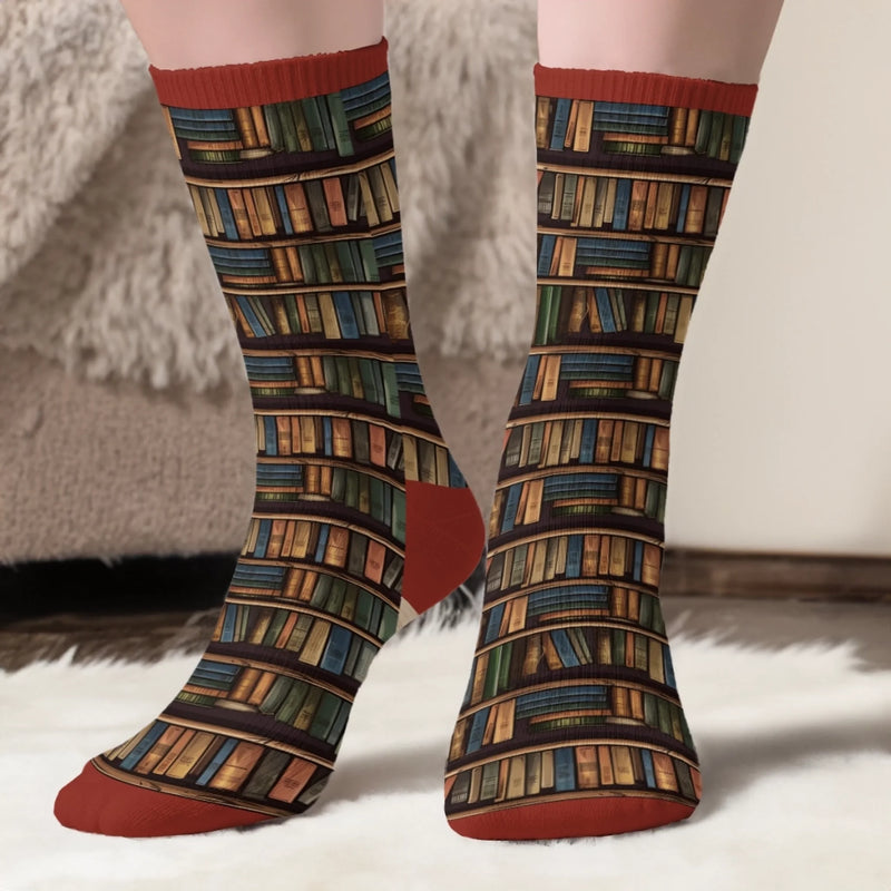 Personalisierte Crew-Socken – Personalisierte Buch-Geschenke für Bücherliebhaber, Leseratten und Vielleser - Nur Ein Mädchen, Das Seiten Umblättert