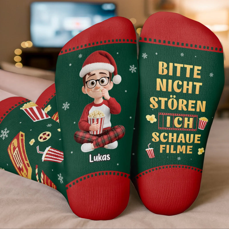 Personalisierte Crew-Socken – Individuelle Weihnachts- und Geburtstagsgeschenke für Frauen und Männer – Verliebt in eine Hallmark-Handlung
