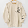 Personalisiertes Unisex-Sweatshirt oder Hoodie mit Ärmeldesign – Personalisierte Weihnachts- und Geburtstagsgeschenke für Katzenliebhaber, Katzenmamas und -papas – Zuhause riecht es nach Katzenfell