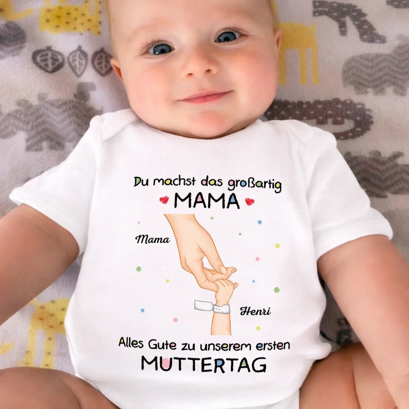 Personalisierte Babybody – Geschenk zum ersten Muttertag – In Mamas Armen
