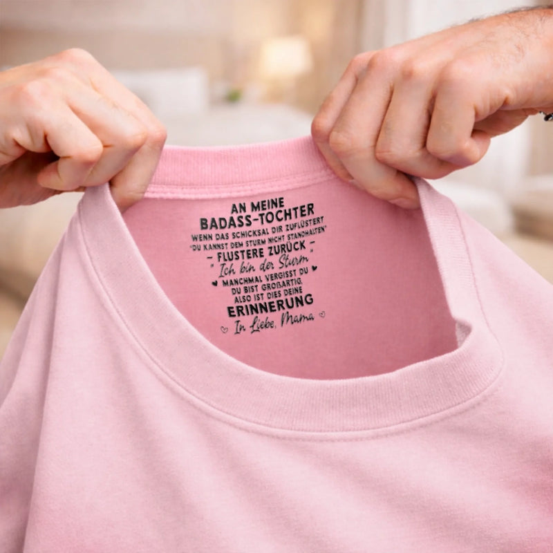 Personalisiertes Unisex-T-Shirt mit Innenkragen-Druck – Geschenk für Tochter – An meine Tochter