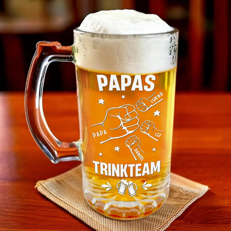 Personalisierter Bierkrug – Vatertagsgeschenk für Papa, Opa – Mit Papa wird getrunken