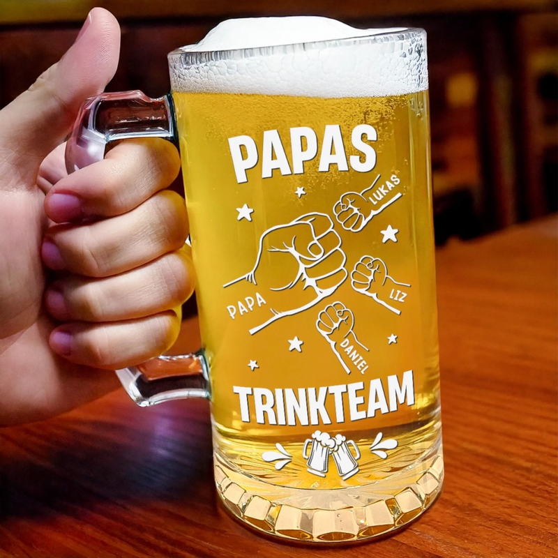 Personalisierter Bierkrug – Vatertagsgeschenk für Papa, Opa – Mit Papa wird getrunken