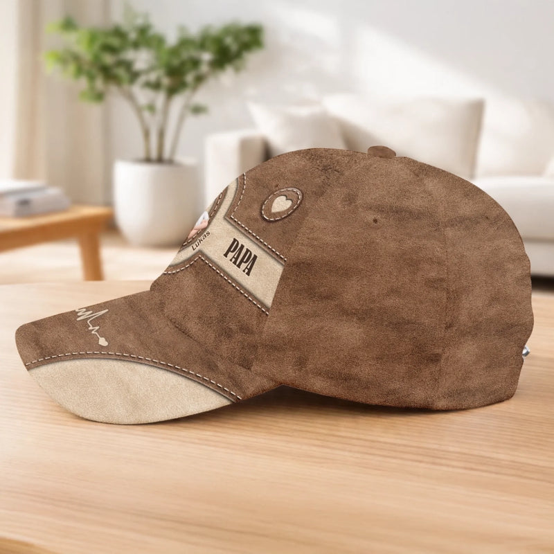 Personalisierte klassische Kappe mit Allover-print – Geschenk für Opa, Papa – Das Herz der Familie