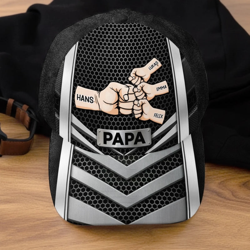 Personalisierte klassische Kappe mit Allover-print – Vatertagsgeschenk für Papa, Opa – Im Herzen ein Held
