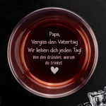 Personalisiertes Whiskyglas mit Boden- und Seiten-Gravur – Vatertagsgeschenk für Papa, Opa – Für uns ist jeder Tag dein Tag