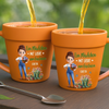 Personalisierte Blumentopf-Tasse – Geschenk für Gärtnerin & Pflanzenliebhaber – Gärtnern ist meine Therapie