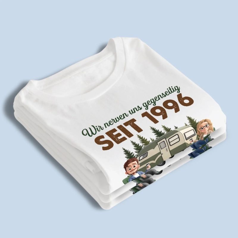 Personalisiertes Unisex-T-Shirt – Geschenk Für Campingpaare – Zusammen durch jedes Abenteuer