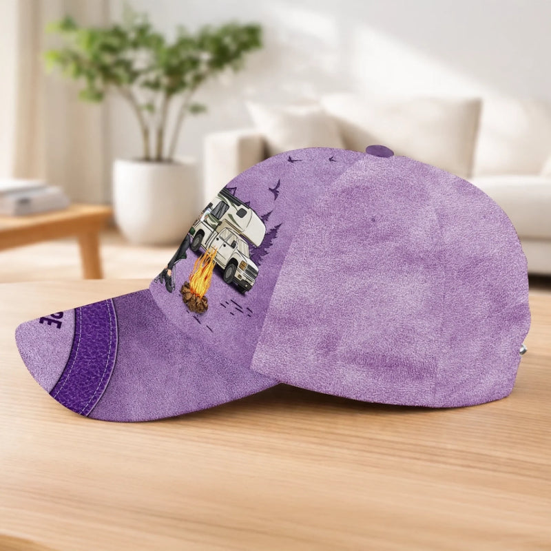 Personalisierte klassische Kappe mit Allover-print – Geschenk Für Camper & Campingpaare – Glücklicher Camper