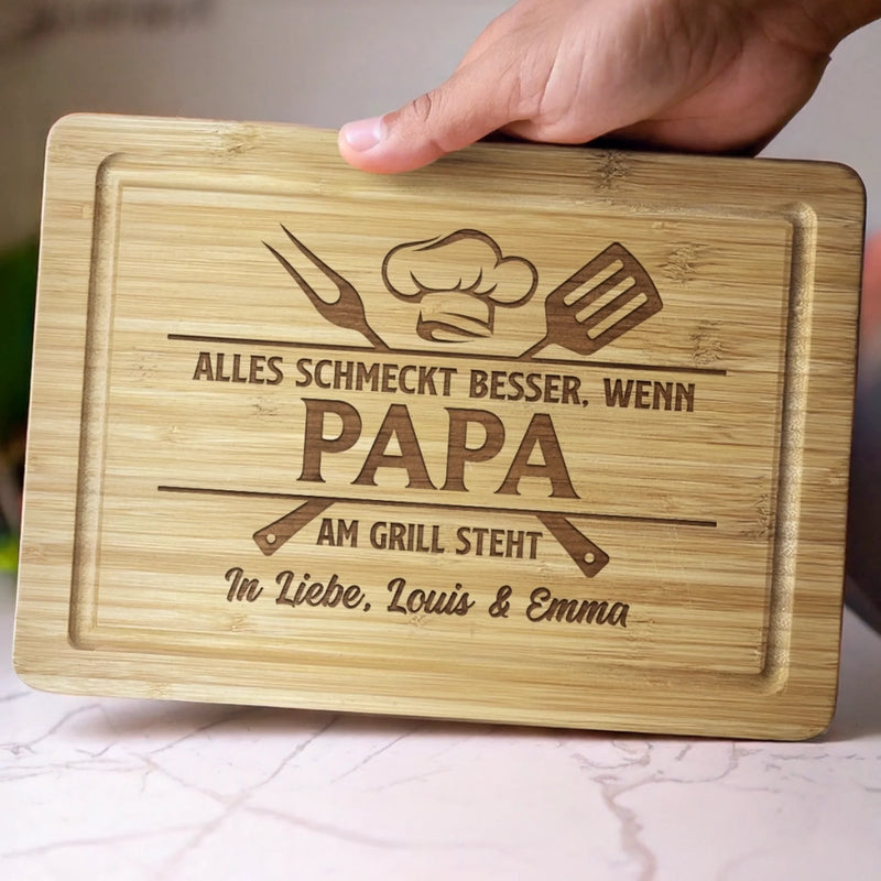 Personalisiertes graviertes Schneidebrett – Geschenk für Papa, Opa – Hier grillt der Chef