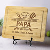 Personalisiertes graviertes Schneidebrett – Geschenk für Papa, Opa – Hier grillt der Chef