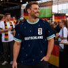 Personalisiertes Fußballtrikot – Geschenk für Fußballfans, Sportfans – Ein Land, Ein Team