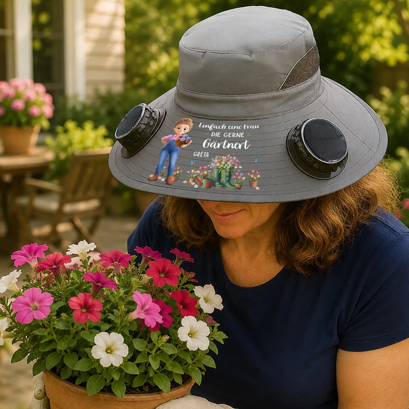 Personalisierter Sonnenhut mit Solarventilatoren – Geschenk für Gärtnerin - Einfach eine Frau, die gerne gärtnert
