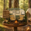 Personalisiertes Holzschild – Geschenk für Campingpaare – Unserem Campingplatz