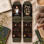 Personalisierte Socken – Geschenk für Buchliebhaber – Buch davor, Perfekt